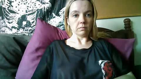 Snapshot of camille_deville chatting on January 21, 6:34 pm Camille Deville online show from January 21, 6:34 pm