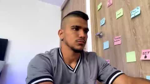 camilo_contre21 online show from January 17, 7:39 pm