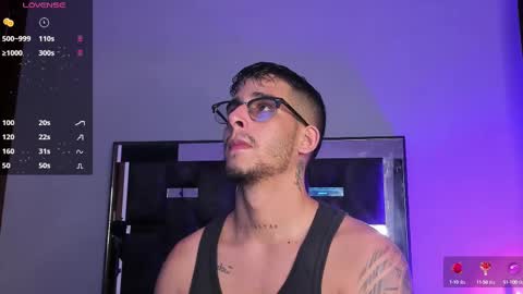 Snapshot of camilo_ospina_ chatting on March 11, 11:59 pm INDEPENDENT MODEL online show from March 11, 11:59 pm