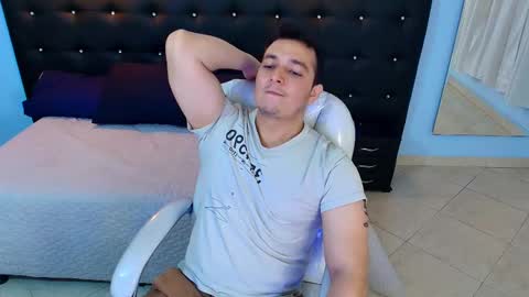 Snapshot of camilo_stark chatting on December 20, 1:22 pm Camilo online show from December 20, 1:22 pm