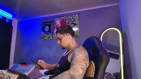 Snapshot of camiloalvarezzz3 chatting on April 23, 2:52 pm CAMILO online show from April 23, 2:52 pm