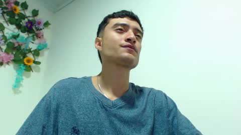 Snapshot of camiloyw2 chatting on February 2, 5:28 am CAMILO online show from February 2, 5:28 am