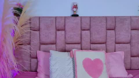 Snapshot of camiluxe chatting on December 20, 8:27 pm camiluxe online show from December 20, 8:27 pm