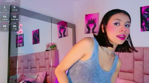 Snapshot of camiluxe chatting on February 8, 8:23 pm camiluxe online show from February 8, 8:23 pm