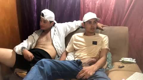 Snapshot of camivaron chatting on February 8, 3:30 am camivaron online show from February 8, 3:30 am