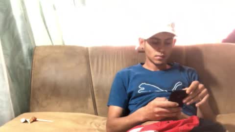 Snapshot of camivaron chatting on February 9, 7:52 pm camivaron online show from February 9, 7:52 pm