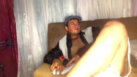 Snapshot of camivaron chatting on February 10, 2:52 am camivaron online show from February 10, 2:52 am