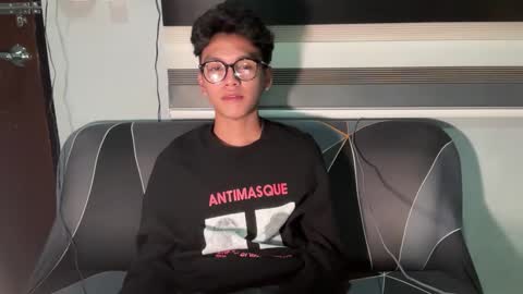 Snapshot of camwithethan chatting on October 3, 12:13 pm Ethan online show from October 3, 12:13 pm