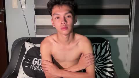 Snapshot of camwithethan chatting on October 13, 5:02 pm Ethan online show from October 13, 5:02 pm