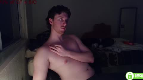 Snapshot of canadianstud18 chatting on February 18, 5:09 am Devon online show from February 18, 5:09 am