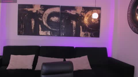 Snapshot of candaserussell chatting on February 4, 8:47 pm Candanse R online show from February 4, 8:47 pm