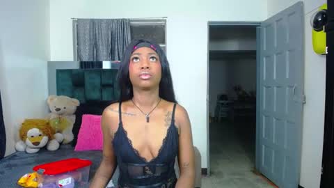 Snapshot of candelafoxx chatting on June 14, 5:20 am candelafoxx online show from June 14, 5:20 am