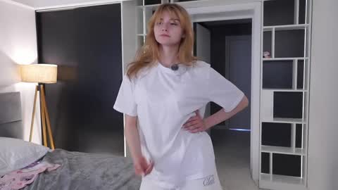 candicemedine online show from May 19, 1:56 am