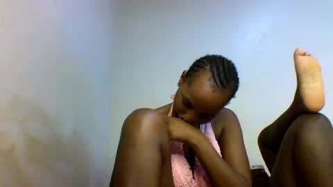 Snapshot of candiedolly chatting on June 18, 6:23 pm Candie online show from June 18, 6:23 pm