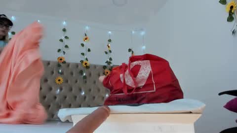 Candie  online show from September 15, 11:54 am