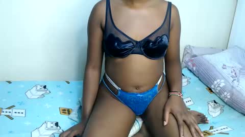 Snapshot of candiemaya chatting on May 30, 4:53 am candiemaya online show from May 30, 4:53 am
