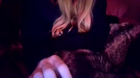 Candi online show from November 27, 8:05 am