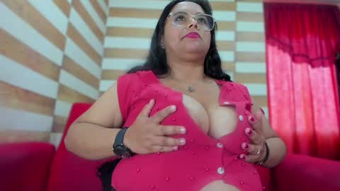 Snapshot of candy_browm1 chatting on December 11, 3:47 pm Candy Brown online show from December 11, 3:47 pm