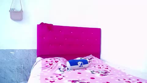 CANDY DUSTANO online show from February 20, 9:15 pm