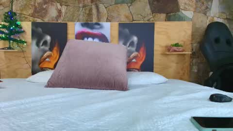 Jolie online show from November 11, 5:13 pm