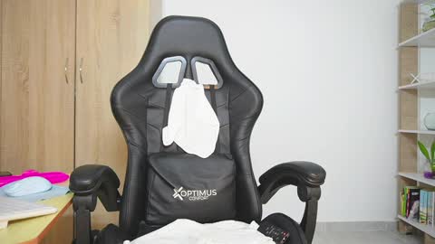 Nickol online show from April 9, 8:25 pm