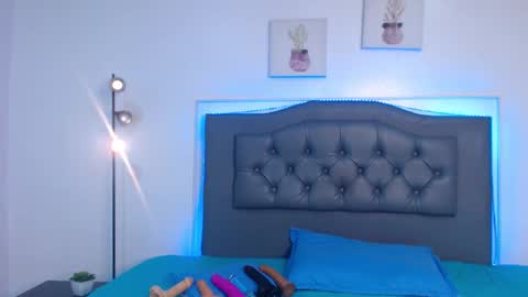 Candy online show from November 26, 7:04 pm