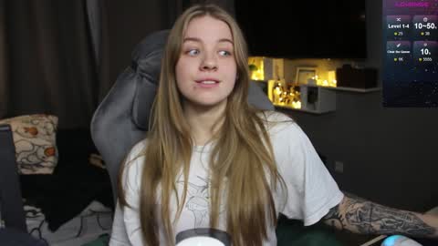 Snapshot of candy_meggie chatting on January 7, 4:27 pm Megan online show from January 7, 4:27 pm