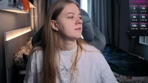 Snapshot of candy_meggie chatting on February 10, 10:53 am Megan online show from February 10, 10:53 am