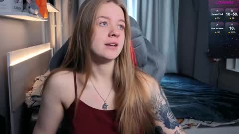 Snapshot of candy_meggie chatting on February 14, 9:45 am Megan online show from February 14, 9:45 am