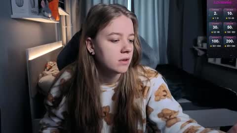 Snapshot of candy_meggie chatting on February 17, 11:02 am Megan online show from February 17, 11:02 am