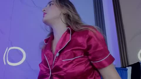 Snapshot of candy_plus chatting on February 5, 7:18 pm Candy plus online show from February 5, 7:18 pm