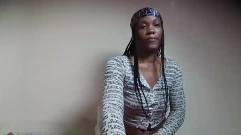Snapshot of candy_pot chatting on October 16, 4:57 am candy pot online show from October 16, 4:57 am