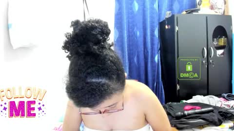 candy_val online show from December 1, 6:40 am