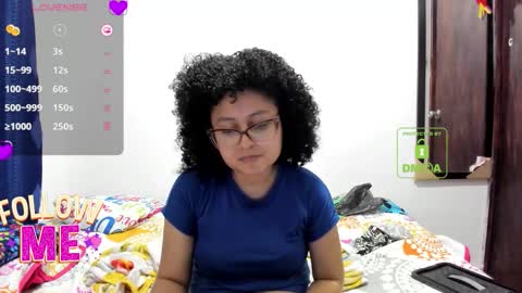 Snapshot of candy_val chatting on March 6, 6:10 am candy_val online show from March 6, 6:10 am