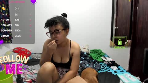 Snapshot of candy_val chatting on March 31, 6:36 am candy_val online show from March 31, 6:36 am