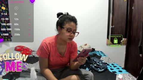 Snapshot of candy_val chatting on April 1, 5:52 am candy_val online show from April 1, 5:52 am