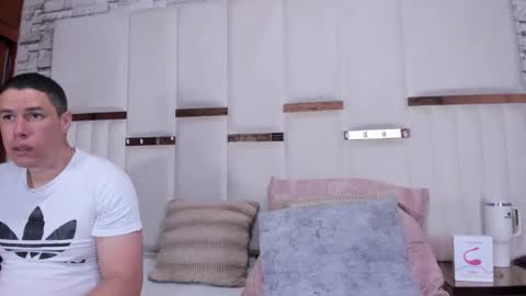 candyandsteven online show from March 22, 3:32 am