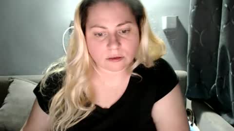 Laura online show from September 29, 4:34 pm