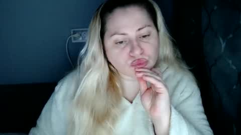 Laura online show from October 10, 8:57 am