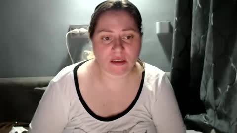 Laura online show from November 14, 5:55 pm