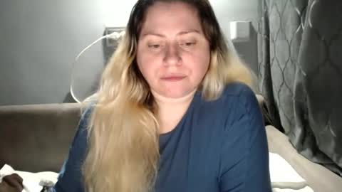 Laura online show from April 9, 7:41 pm