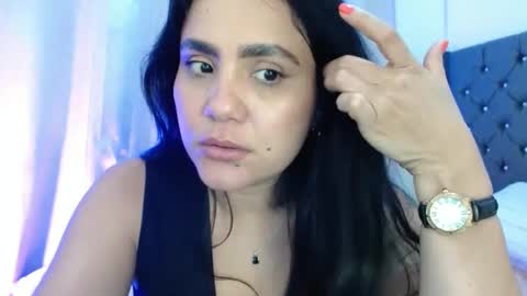 Snapshot of candyhot4 chatting on December 20, 4:31 am candy online show from December 20, 4:31 am