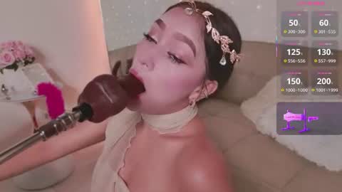Scarlet  online show from July 13, 2:03 am