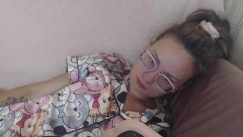 Snapshot of candylady136 chatting on July 1, 6:04 am say meow and send tip online show from July 1, 6:04 am