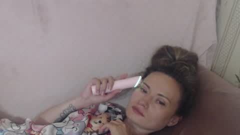 Snapshot of candylady136 chatting on July 3, 7:04 am say meow and send tip online show from July 3, 7:04 am