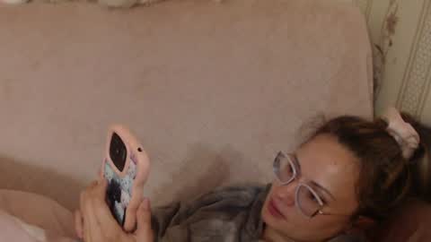 Snapshot of candylady136 chatting on July 12, 10:23 pm say meow and send tip online show from July 12, 10:23 pm