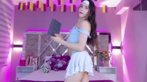 candyluxury_ online show from July 10, 12:52 pm