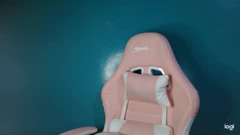 Snapshot of candymilfff chatting on January 17, 2:16 am candymilfff online show from January 17, 2:16 am