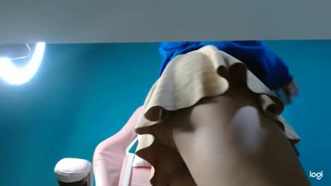 Snapshot of candymilfff chatting on February 6, 10:13 pm candymilfff online show from February 6, 10:13 pm