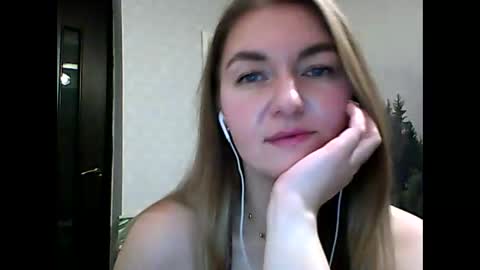 Daisy online show from December 14, 9:08 pm